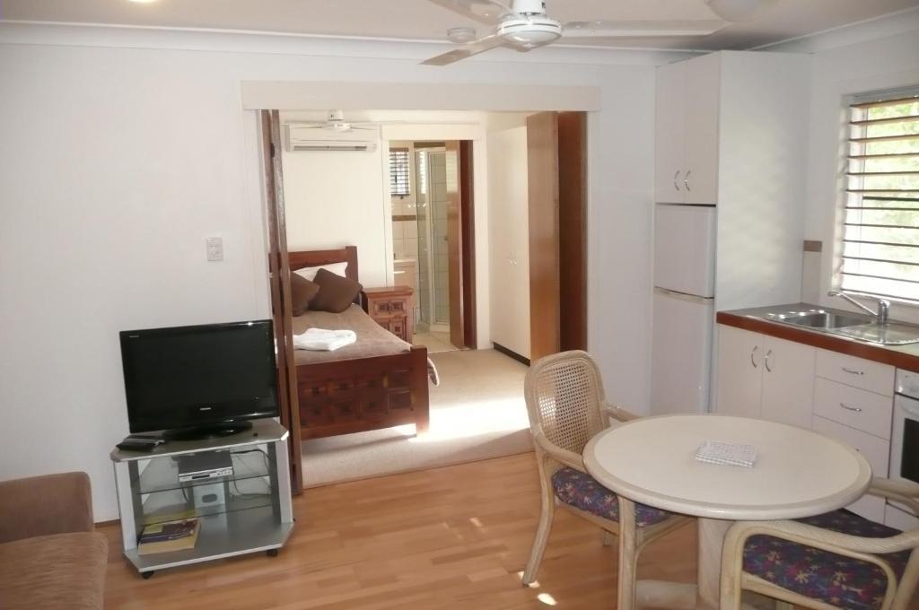 Beachside Holiday Units Боуэн Номер фото