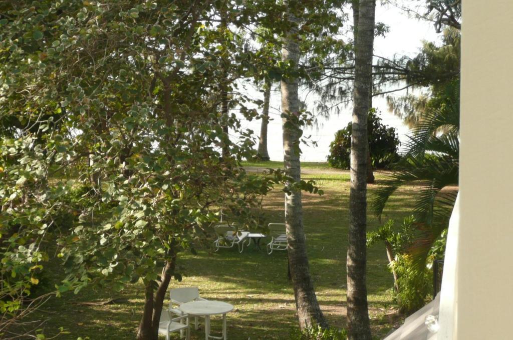 Beachside Holiday Units Боуэн Номер фото